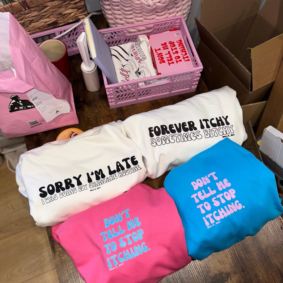 👕 Itch ‘n’ Bitch Merchandise at Tshirt&nbsp;Studio